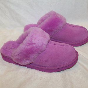 NIB UGG COZY SUEDE‎ SHEARLING LINED SLIP ON SLIPPERS PINK PURPLE